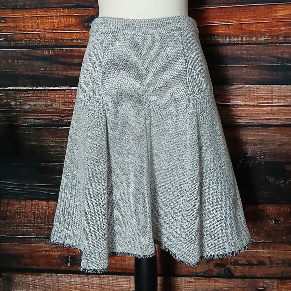 Ellen Tracy Skirt Size 8 Flared Tweed Knit Frayed Hem Light Gray Marled Zip - Picture 2 of 10